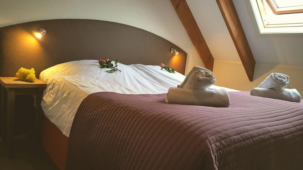 Dolores Ameland 3*