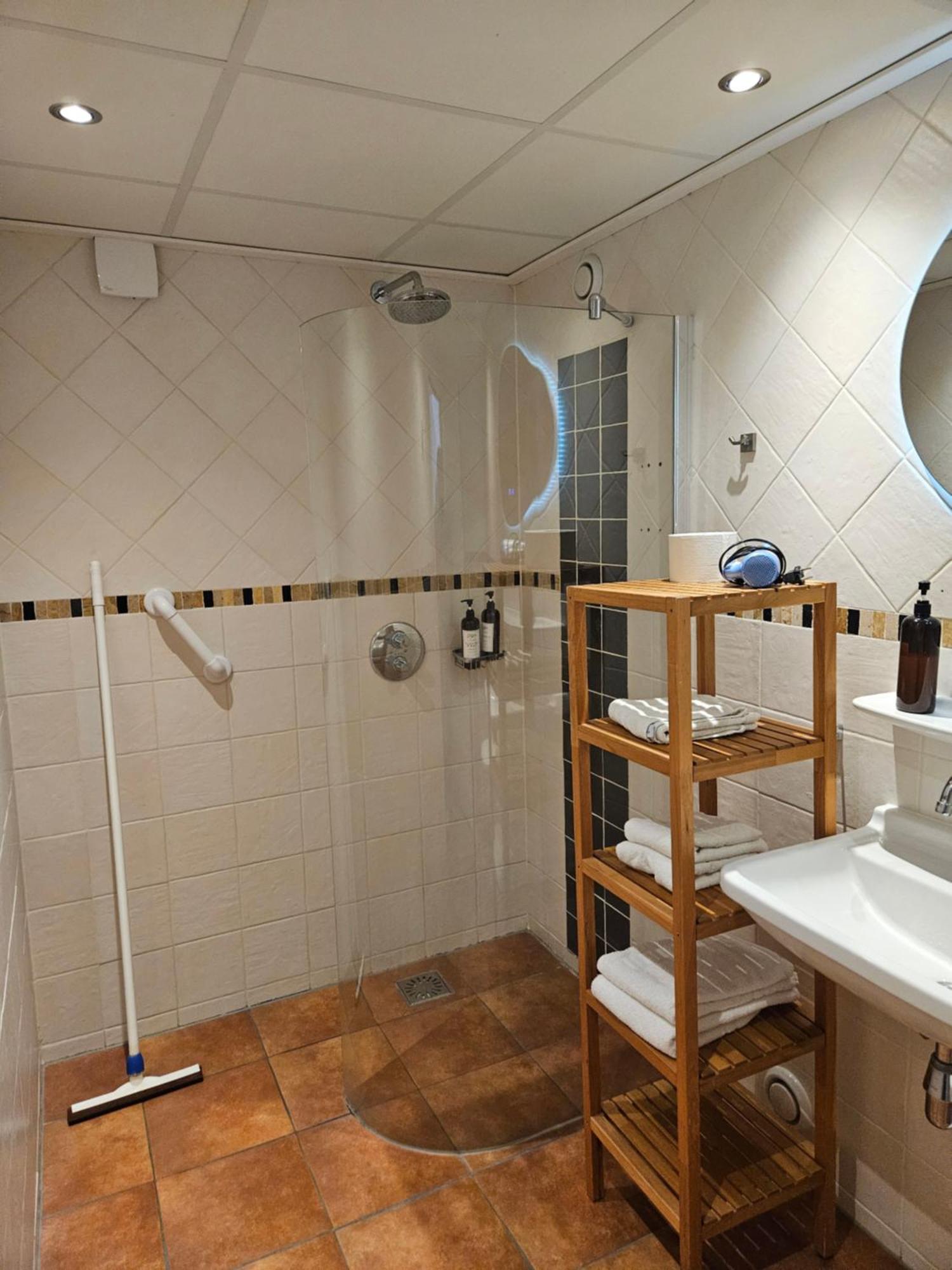 Dolores Ameland Hotel 3*